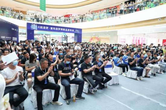 年轻潮酷人新选择,爱玛跨骑酷车造梦师精彩亮相!(图4) 年轻潮酷人新选择,爱玛跨骑酷车造梦师精彩亮相!
