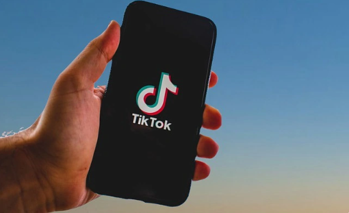 tiktok在美国的用户数增至1.5亿,主要集中于年轻人(图1)