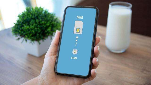 换手机号直接扫码 iphone 14或完全取消sim卡槽?(图2) 换手机号直接扫码 iphone 14或完全取消sim卡槽?