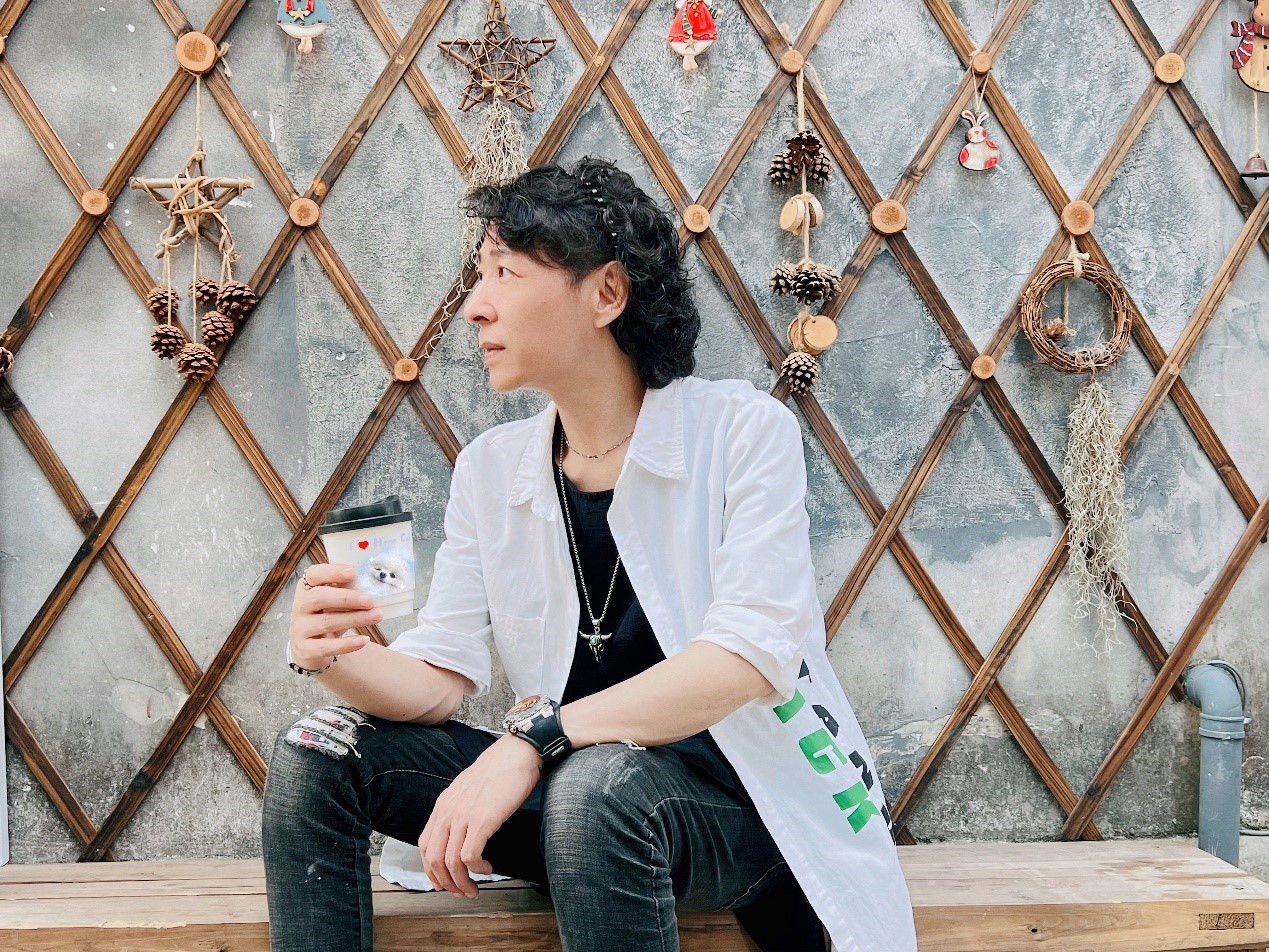 唱作音乐人朱卫明新歌全网首发,当初恋遇到《龙仙街》(图3) 图片4.jpg