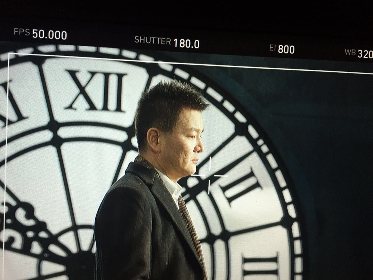 歌曲《难不难》由歌手荆涛演唱:面对挑战,勇敢前行(图2)