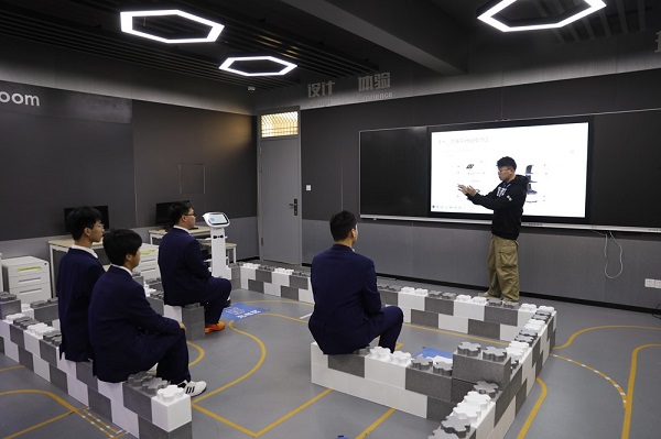 擎朗教育助力培育新质生产力人才(图1) 1.jpg