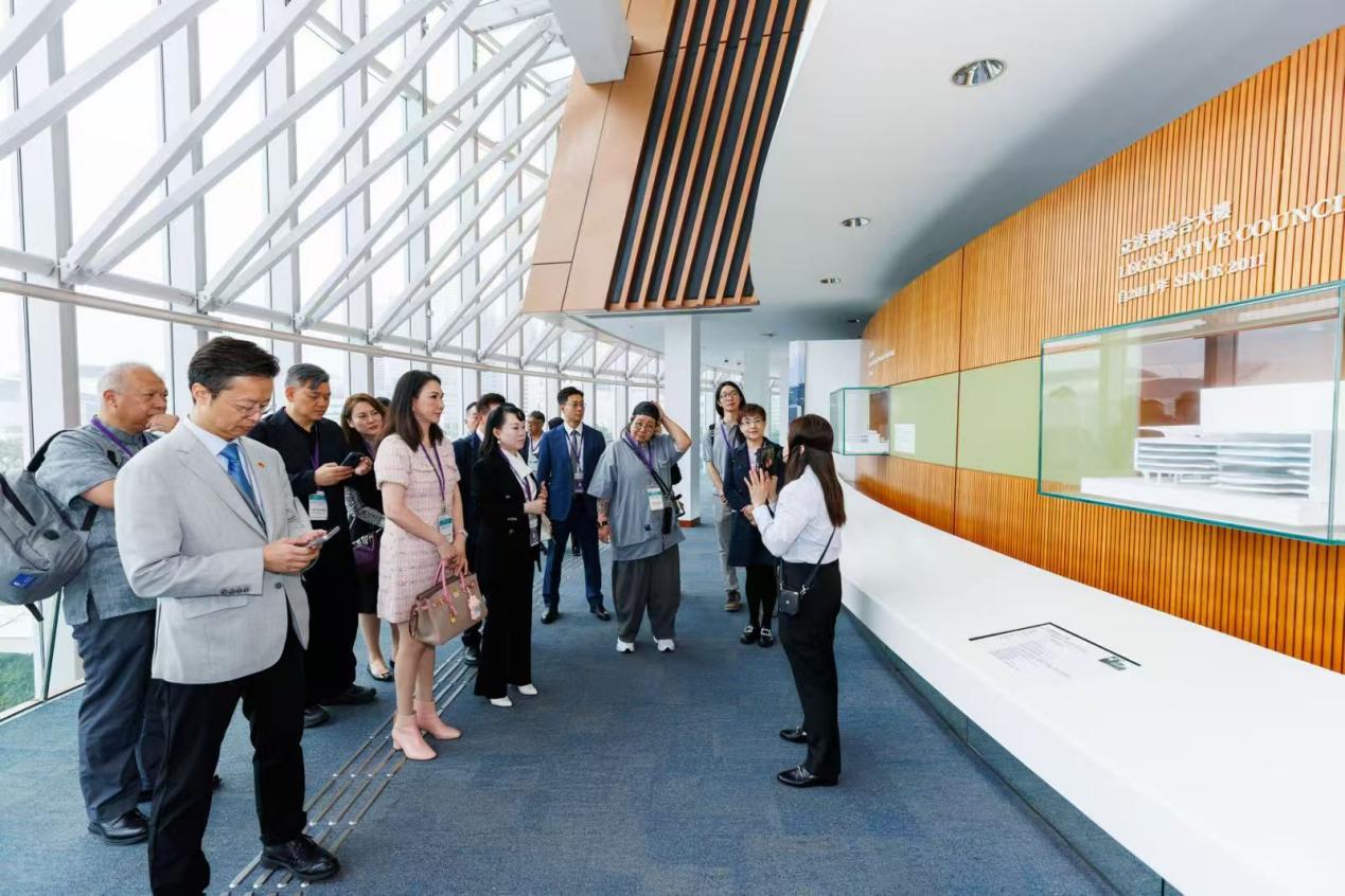 郭东卫出席香港自媒体商会ai自媒体发展交流活动融合新机遇(图4) 6d4d10f5bda3fc03caabbdd2cd2ea800